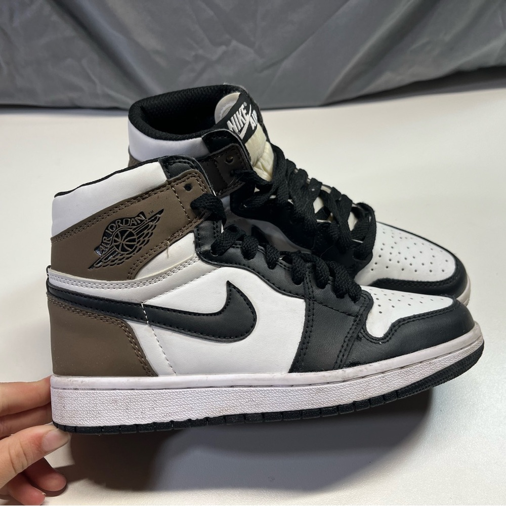 Jordan 1 Retro OG High Dark Mocha Shoes Women’s Size 5.5